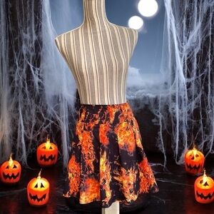 Short pleat skirt,flame print,sizeL, runs small,perfect for a Halloween costume,